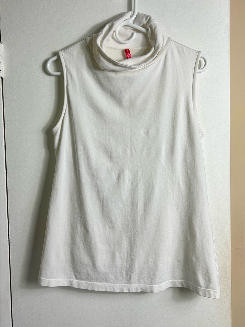 Ruby Ribbon Sleeveless White Mock Turtleneck Sleeveless Tank with Compression, L
